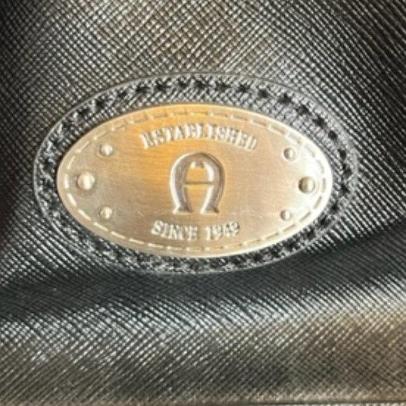 Etienne Aigner Large Black Leather Computer Bag/Tote. Pockets and Compartments - Picture 5 of 16